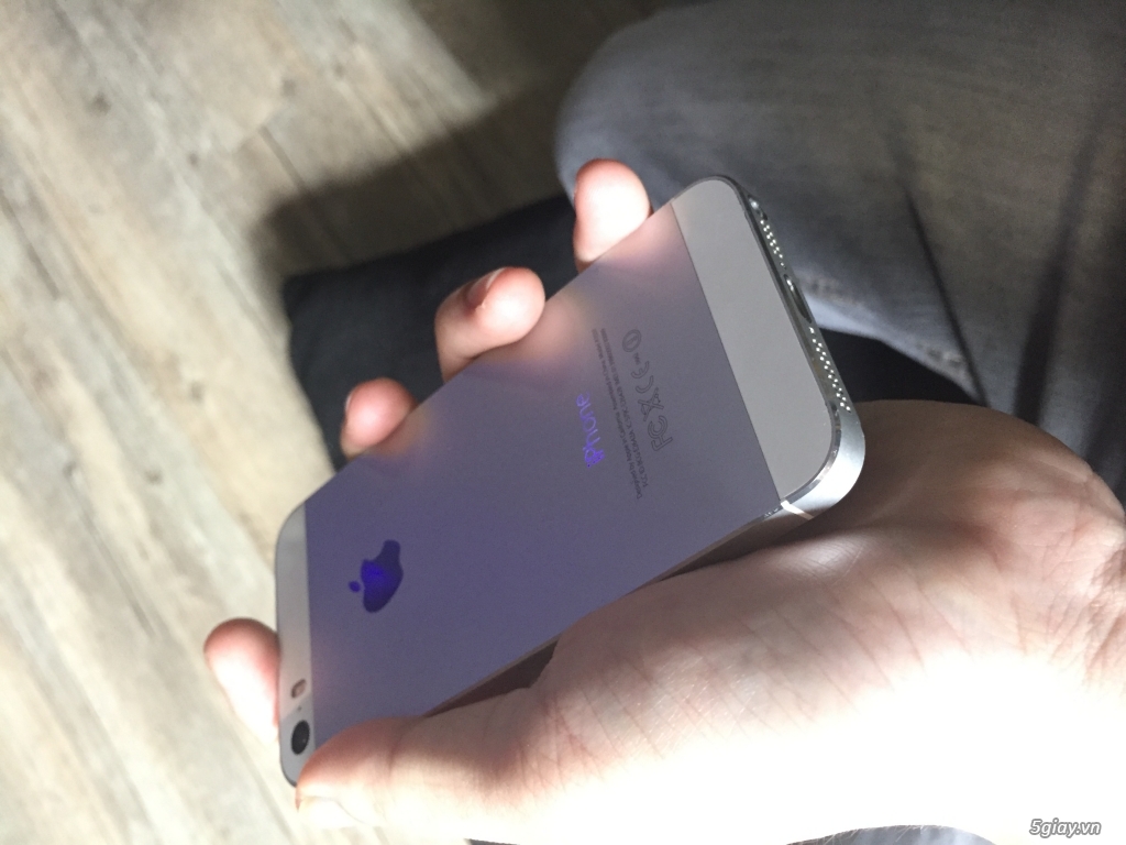 Iphone 5s Silver 64G QT 96% 3tr8 ( Ko phụ kiện)