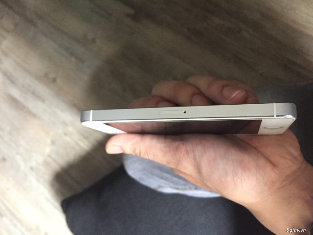 Iphone 5s Silver 64G QT 96% 3tr8 ( Ko phụ kiện) - 1