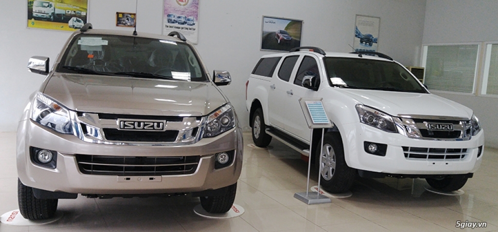 KM thuế trước bạ khi mua Isuzu Dmax cuối năm - 1