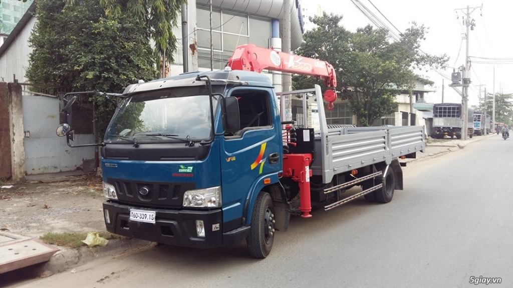 xe tải veam vt650 gắn cẩu unic v344