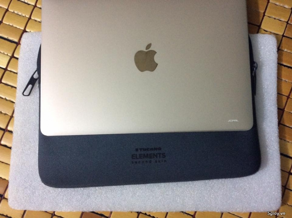 The new Macbook 12inch gold 256G, 2015 - 1