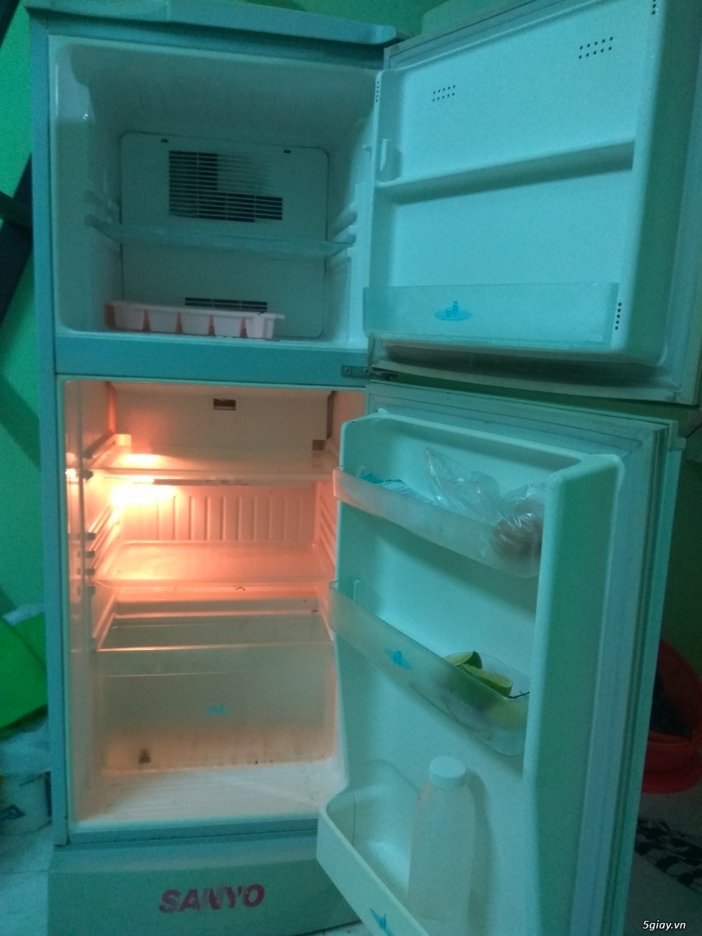 Bán gấp tủ lạnh Sanyo 135l