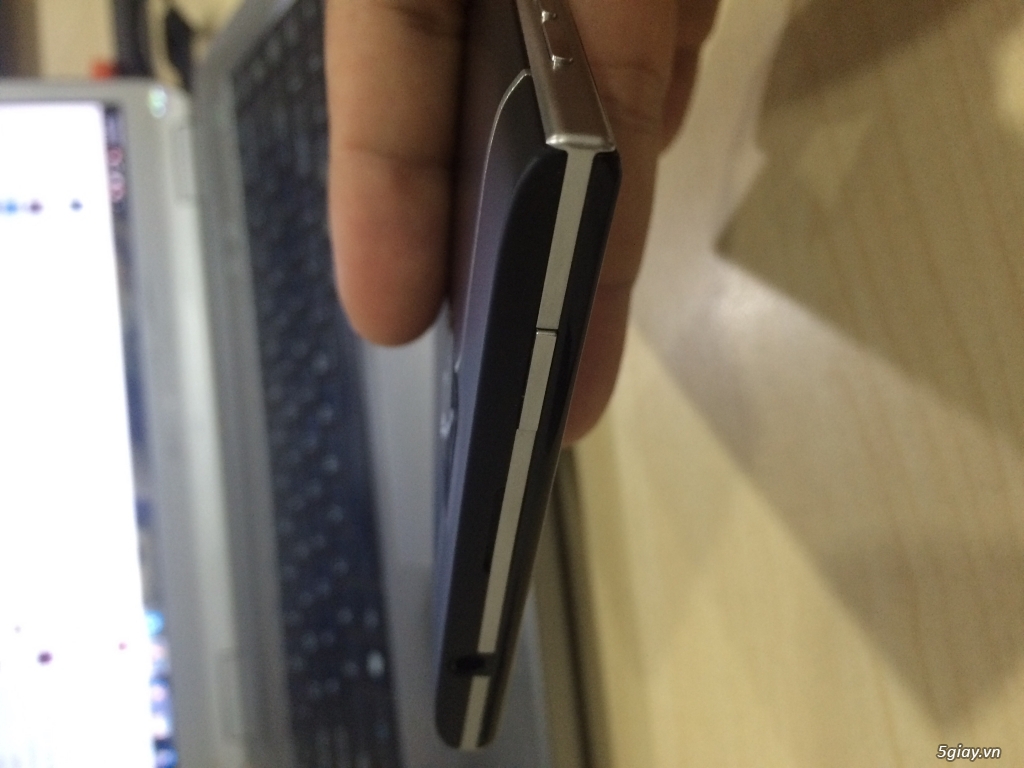 Cần Bán Blackberry Passport Black Fullbox mới mua hơn 1 tháng còn bảo hành - 1