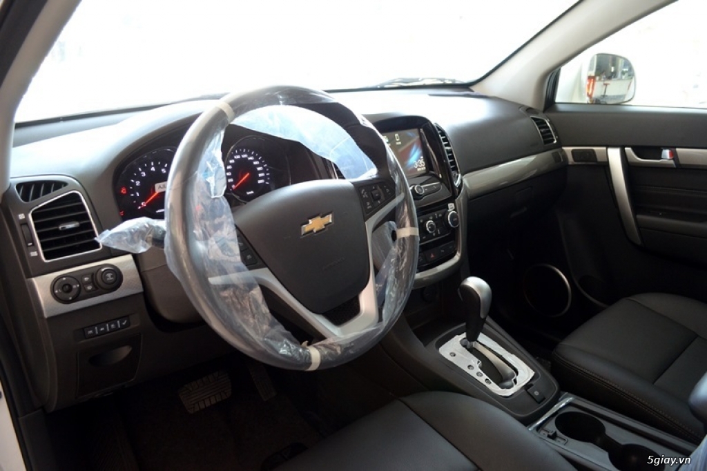 Chevrolet Captiva Revv 2017, vay đến 90%, giao xe ngay, đủ màu - 3