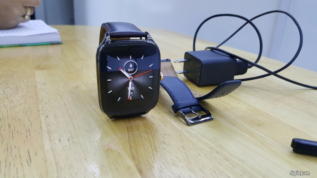 Đồng hồ thông minh Asus zenwatch 2 WI501Q như mới\\\\\\\\\\\\\\\\\\\\\