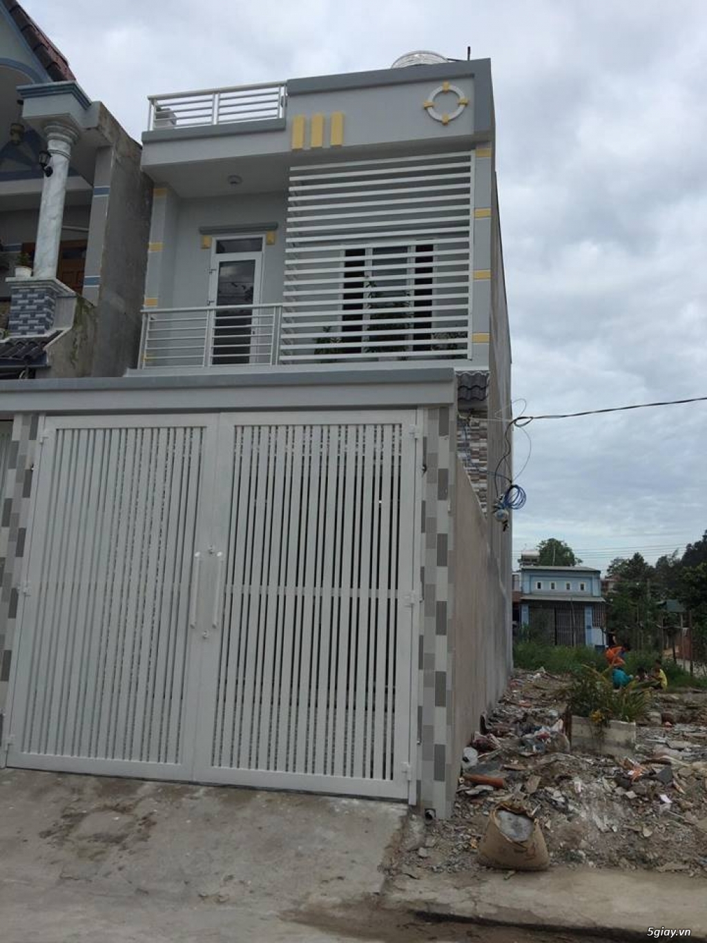 Bán nhà 1 lầu 1 trệt mới xây dựng xong thổ cư 100% sổ riêng - 1