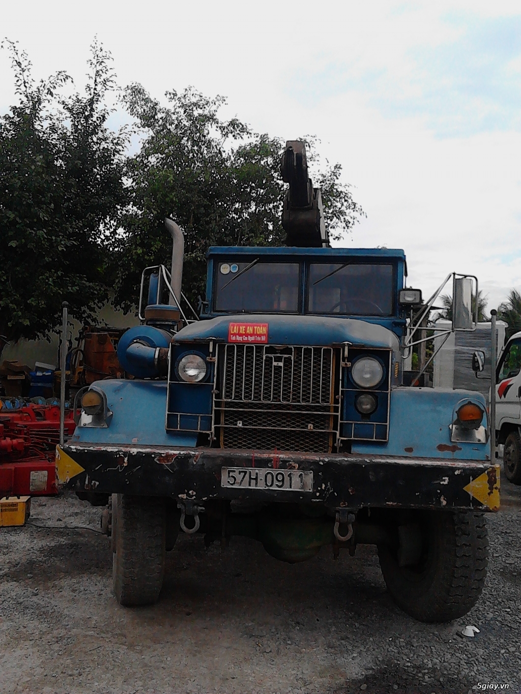 XE CẨU CHUYÊN DỤNG ĐANG LƯU HÀNH - 1