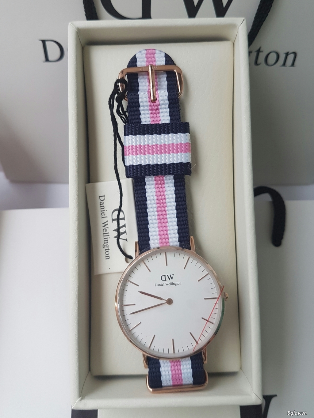 Đh Nam Nữ chính hãng hiệu Daniel Wellington mới 100% Full Box giá cực tốt - 29