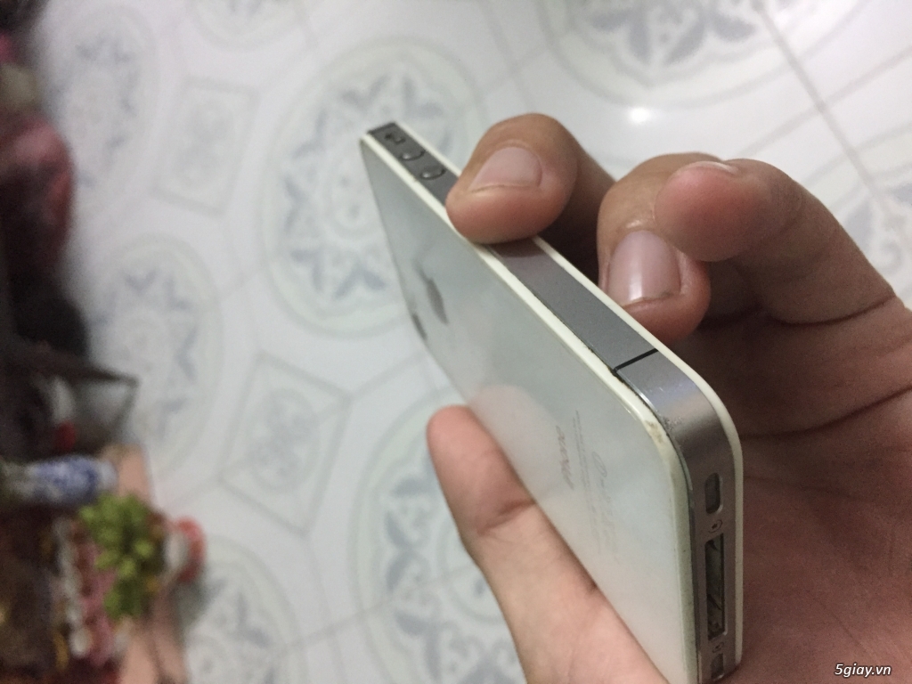 Iphone 4s 8gb white fpt ra đi gấp - 2
