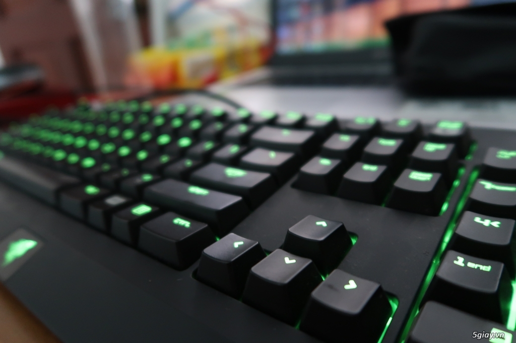 Bán RAZER Blackwidow Chroma Black OPS III 99% FULL BOX