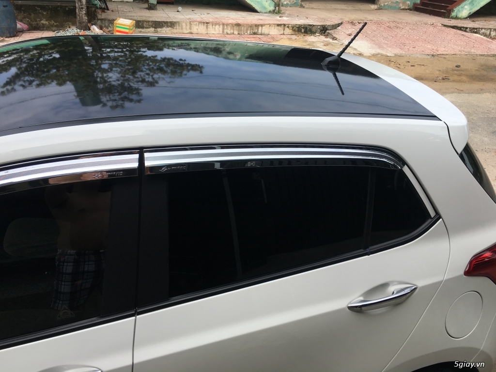 Hyundai i10 mt 2015 trắng đẹp như mới - 1