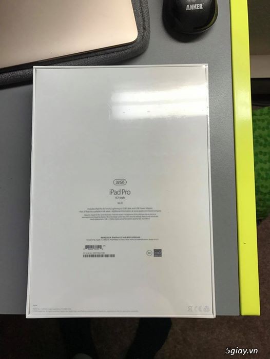iPad pro 9'7 gold, wifi only, 32GB, fullbox, brand new USA