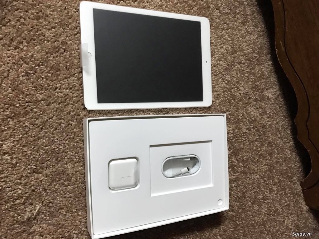 iPad pro 9'7 gold, wifi only, 32GB, fullbox, brand new USA - 2