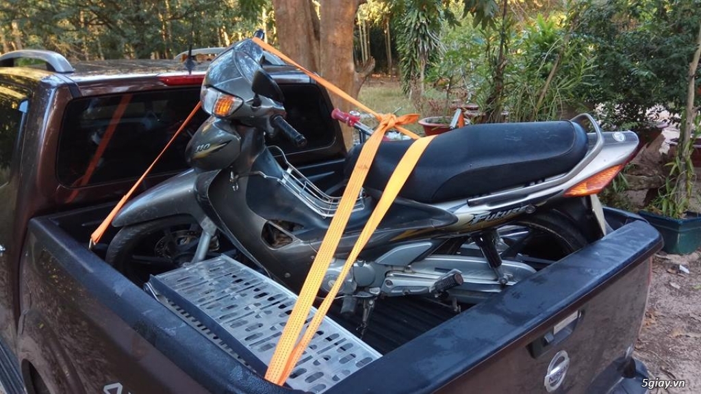 Thang dẫn xe máy lên ô tô Loading Ram - 3