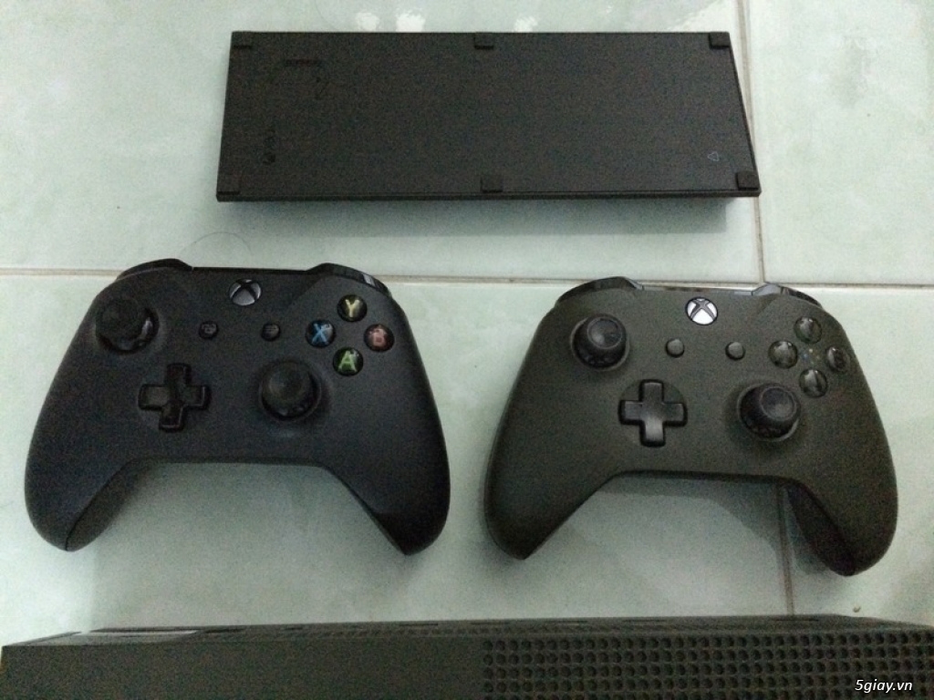 Bán Xbox One S 1TB, 2 tay cam - 2