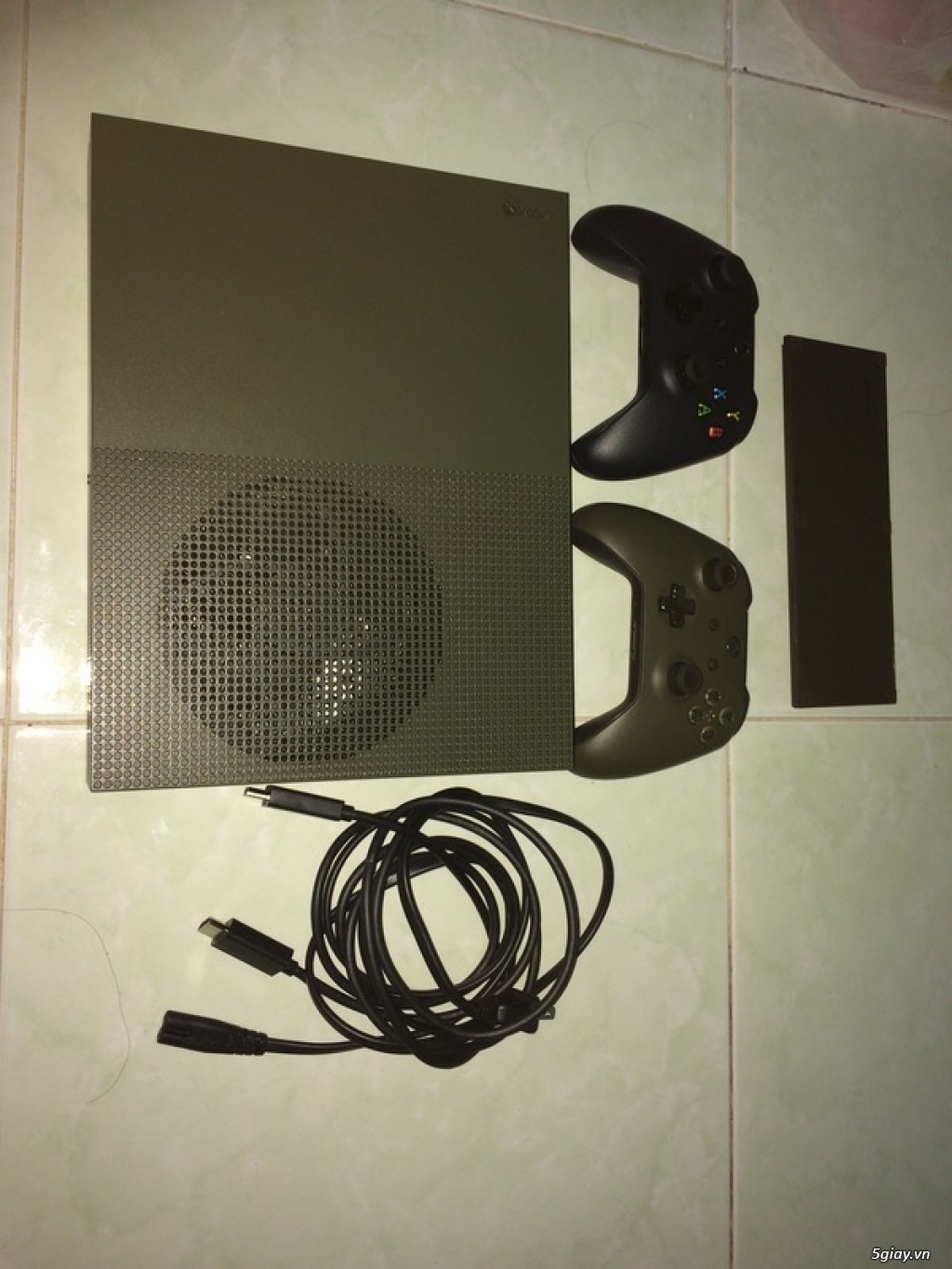 Bán Xbox One S 1TB, 2 tay cam - 1