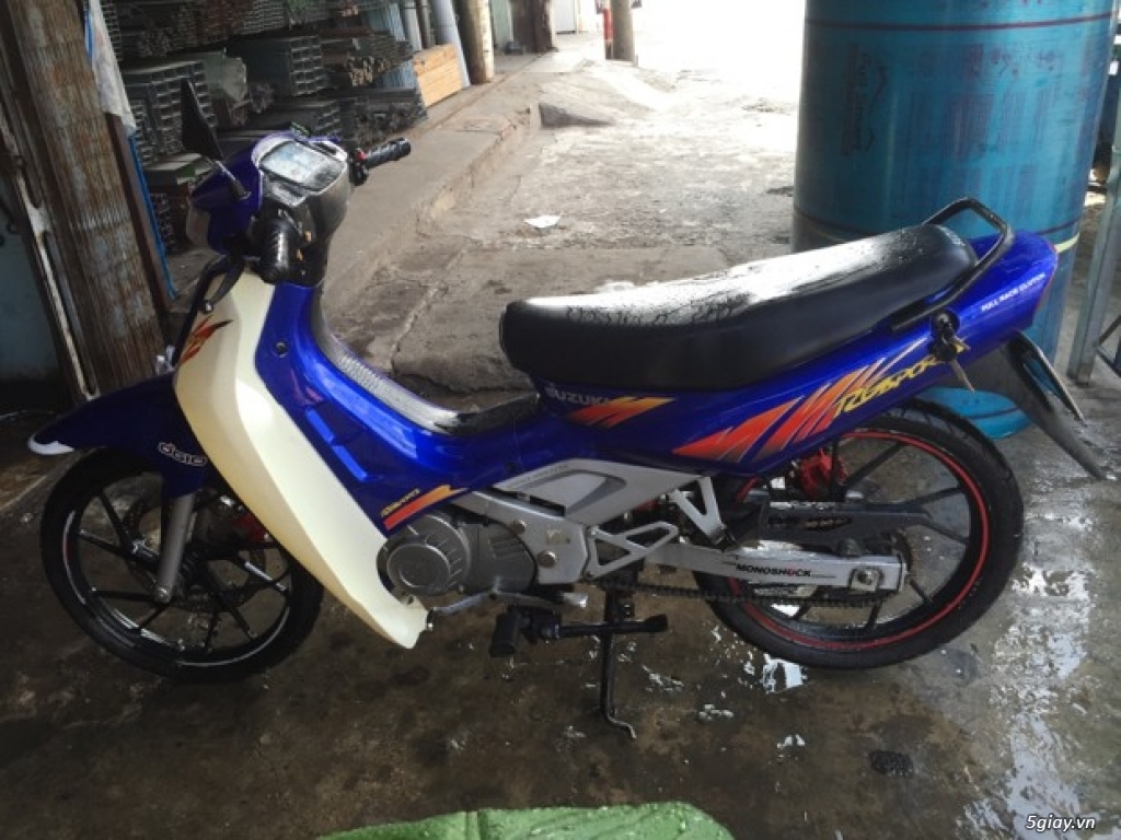 SPORT 110 ZIN nguyên con giấy sàn E407 - 1