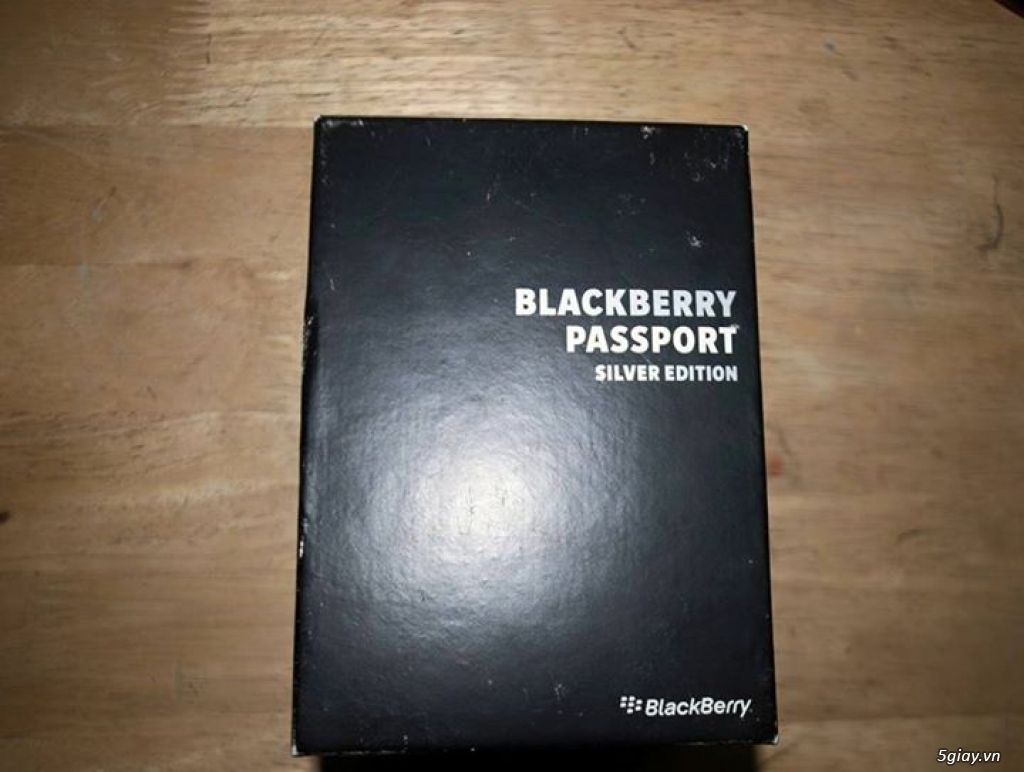 Blackberry Passport Silver fullbox - 1