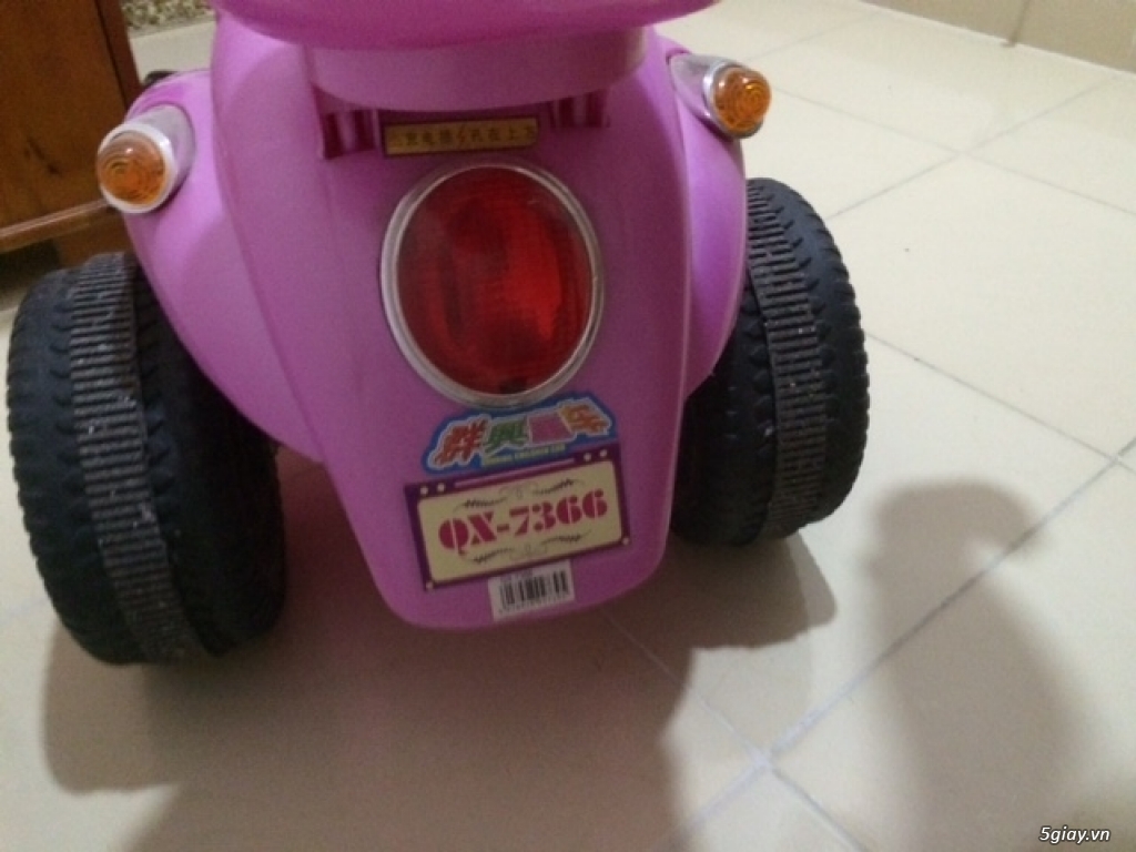 Xe Vespa điện màu hồng cho bé gái... - 6
