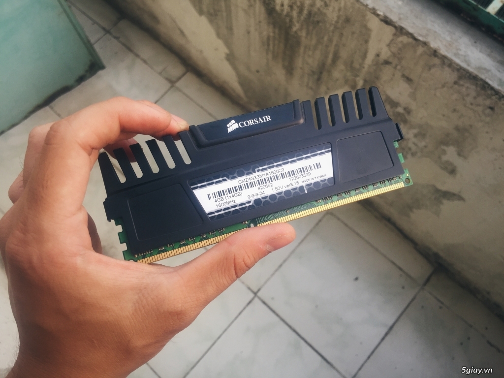 Bán RAM DDR3 CORSAIR DOMINATOR PLATINUM 1866 8GB + CORSAIR VENGEANCE 1 - 1