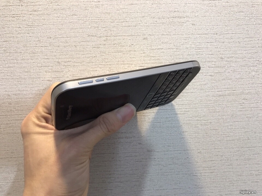 BlackBerry Q20-003-004  Classic Full Box , mới 99.9%, Zin nguyên Bản, BH 6 tháng - 2