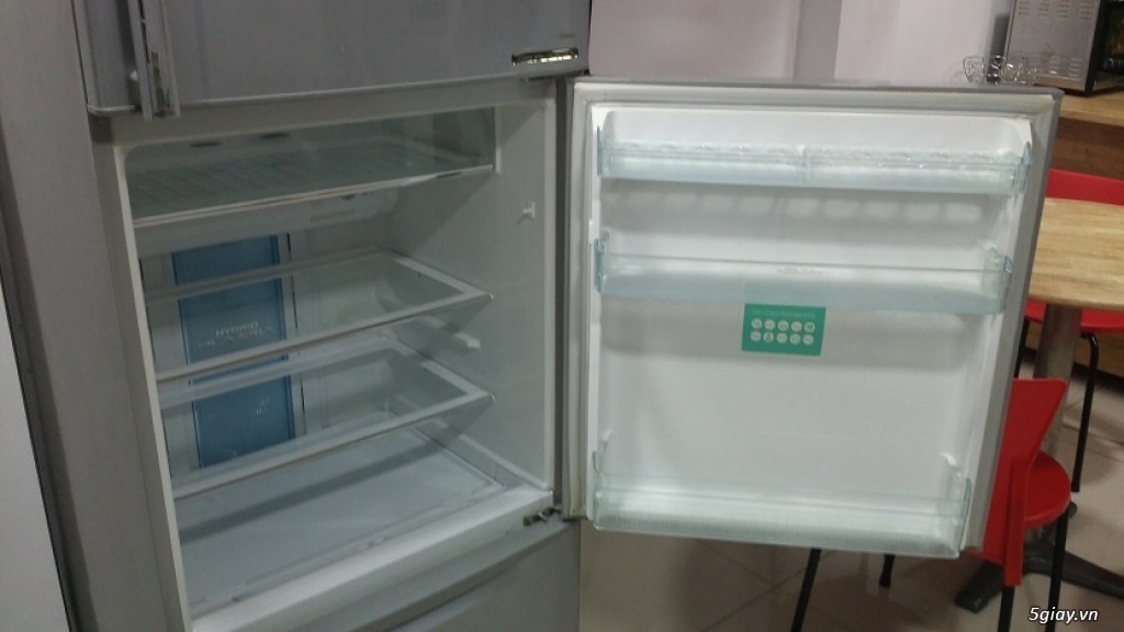 Dư dùng nên bán tủ lạnh TOSHIBA 395l - 2