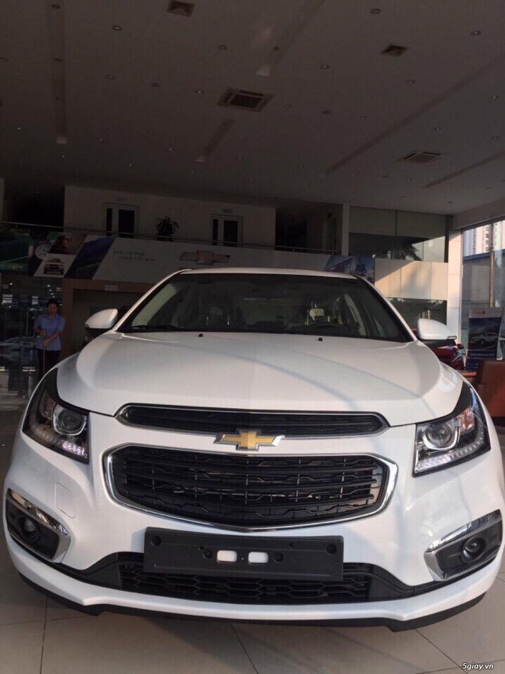 Chevrolet Cruze 2017, KM cực sốc 60 triệu - 1