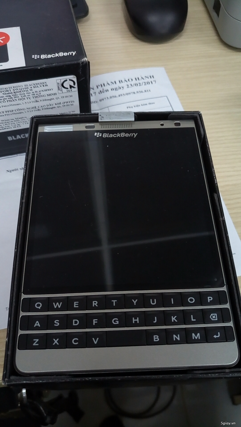 Cần bán em Blackberry Passport Silver fullbox chính hãng - 2