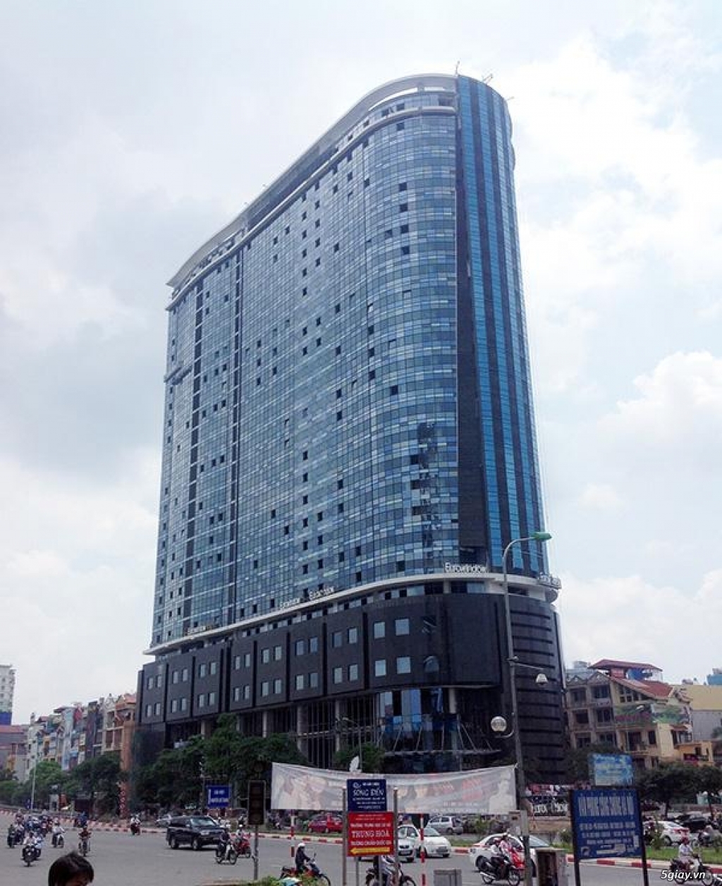 Cho thuê văn phòng 100m2 – 300m2 tòa nhà Eurowindow 27 Trần Duy Hưng