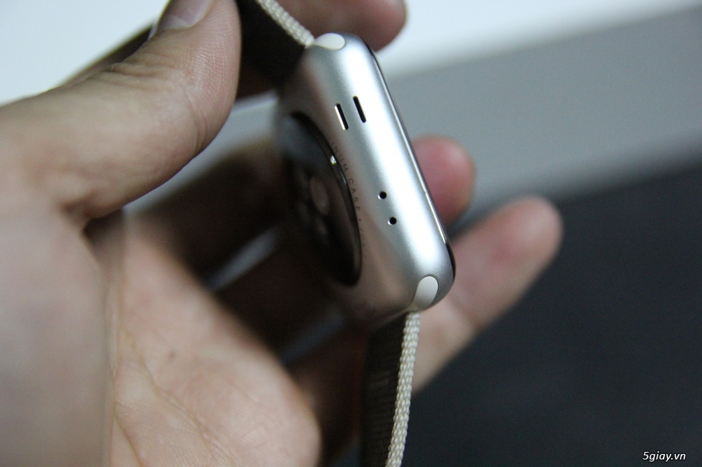 Bán Đồng hồ CHÍNH HÃNG FPT Apple Watch Series 2 42mm Silver Alum Case