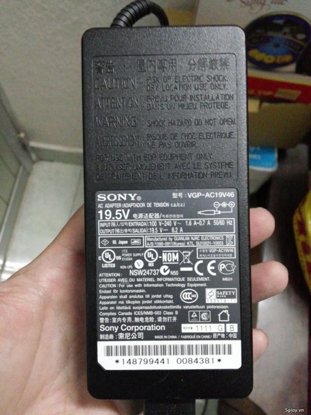 Cần bán adapter zin theo máy Sony Vaio, điện 19.5V 6.2A