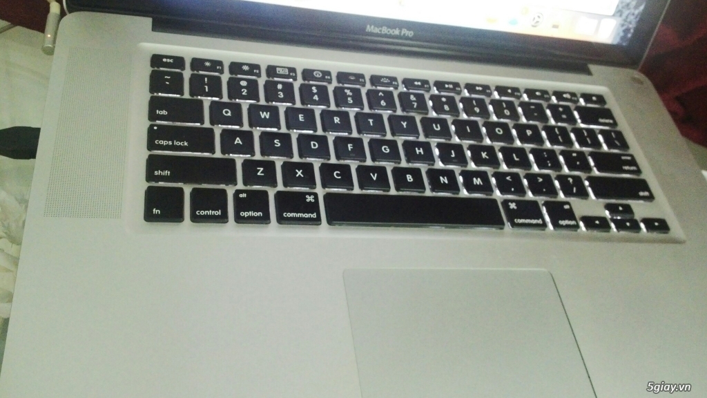 Cần thanh lý Macbook pro core i7, đời 2010, máy còn đẹp chất, giá tốt
