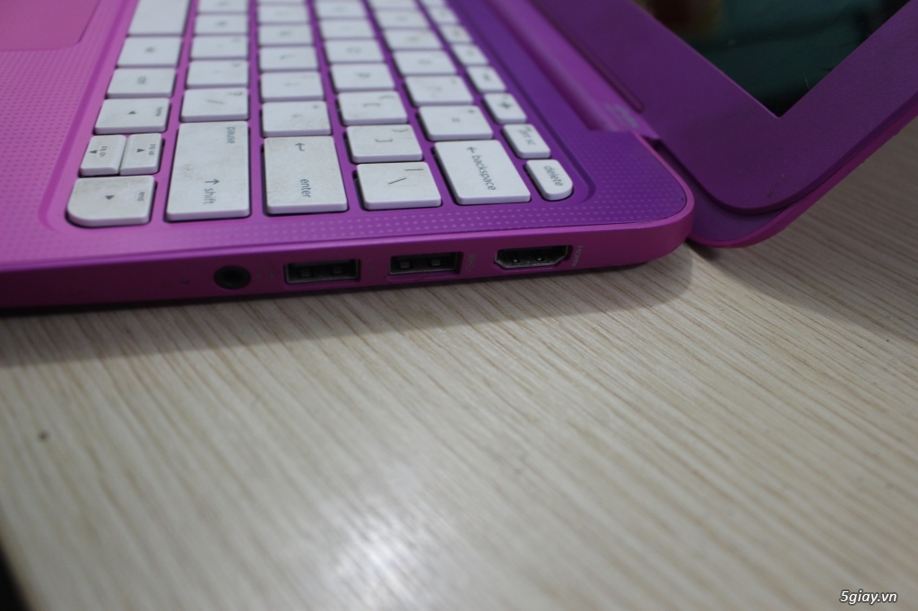 Một nửa cái laptop HP Stream 11 - 1