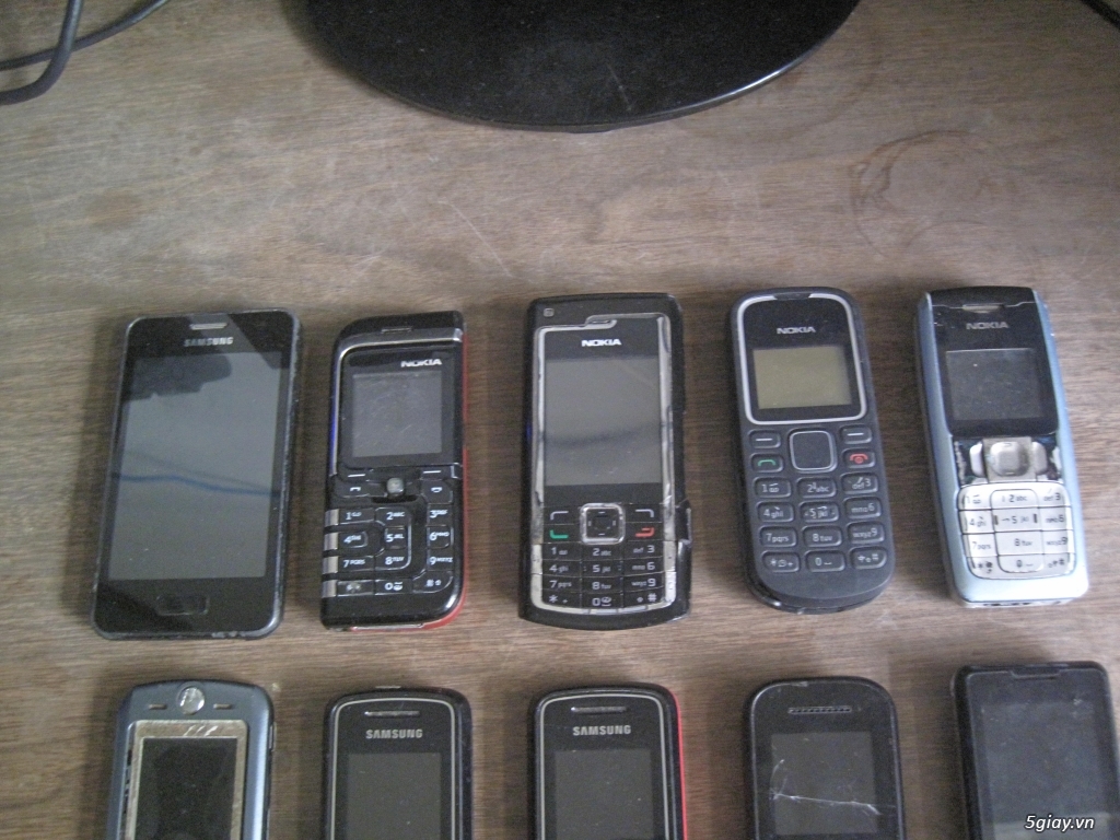 thanh lý nhanh đống xác sống điện thoại cỏ các loại - 3