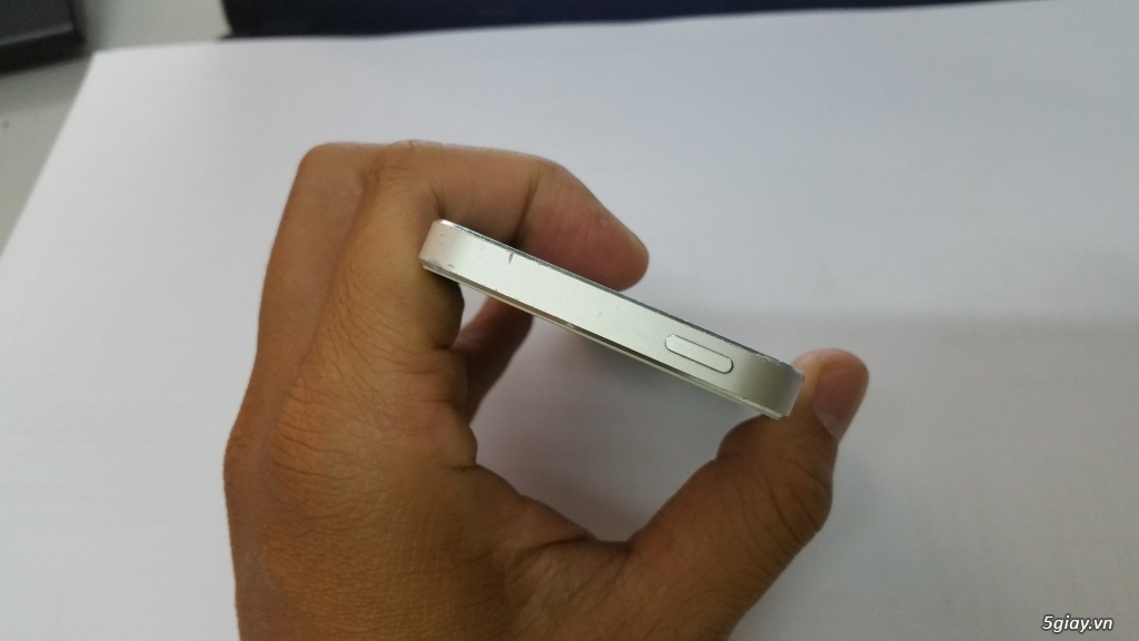Iphone 5S 32Gb Quốc tế màu trắng - 2