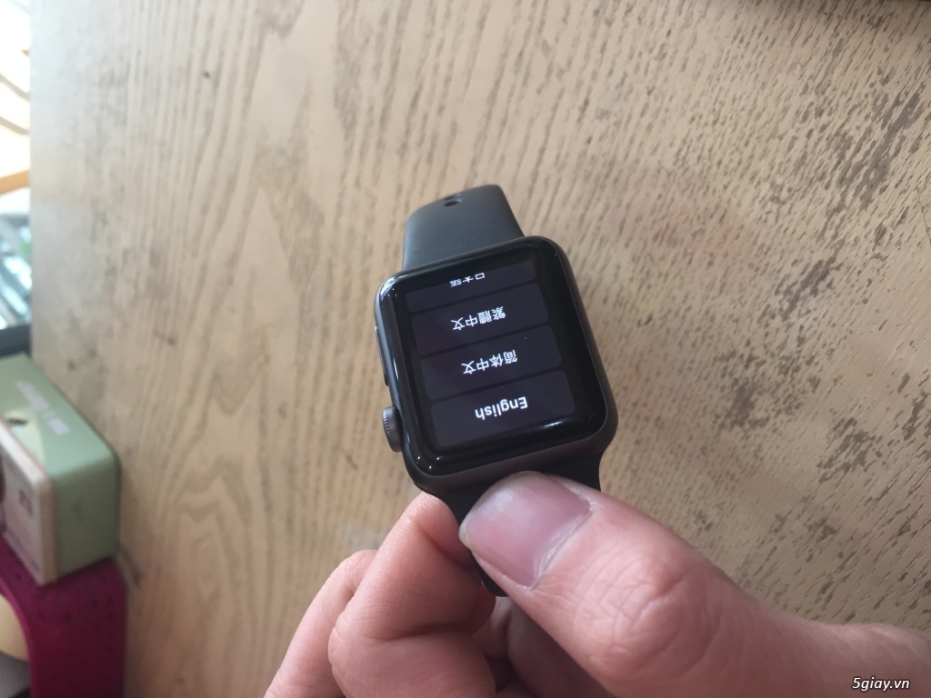 bán 1 em apple watch gen 1 màu đen size 38mm fullbox 98.9%