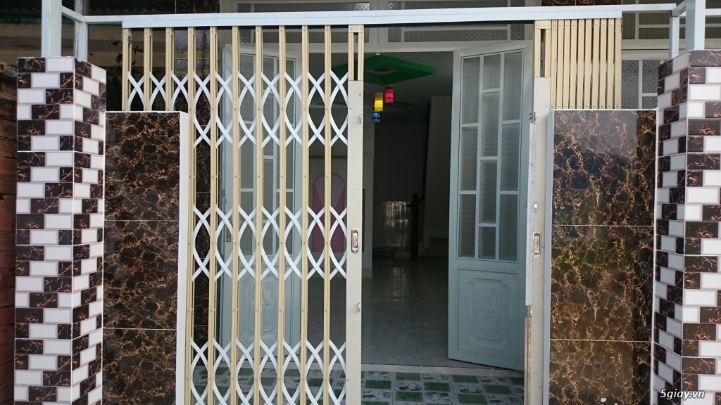 Nhà mới 1 lầu, nở hậu kế bên chợ Hưng Long ra Nguyễn Văn Linh 6 phút