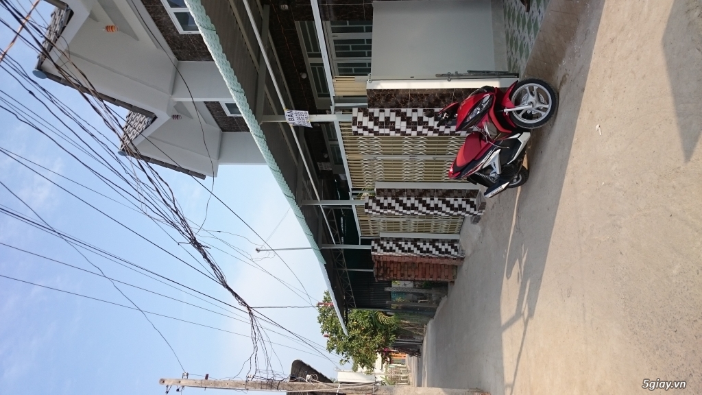 Nhà mới 1 lầu, nở hậu kế bên chợ Hưng Long ra Nguyễn Văn Linh 6 phút - 6