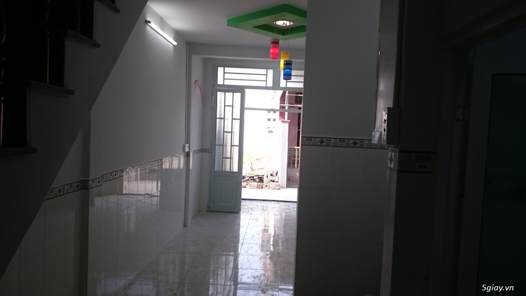 Nhà mới 1 lầu, nở hậu kế bên chợ Hưng Long ra Nguyễn Văn Linh 6 phút - 7