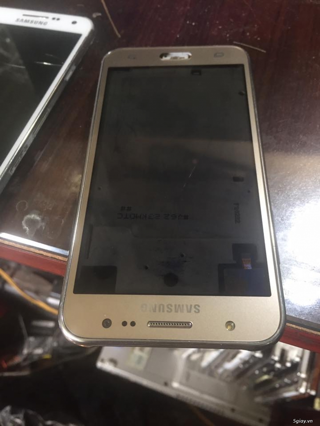 Cần bán 3 xác điện thoại samsung J5,e5 - 3