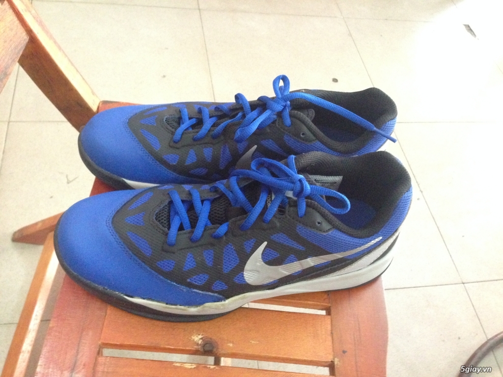 Thanh lý 1 đôi Nike, 1 đôi Asics