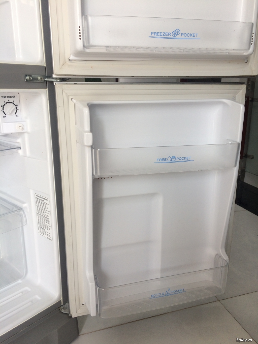 Hóc Môn nhà dư xài cần bán tủ lạnh 2 ngăn không đóng tuyết  125l 95% - 9