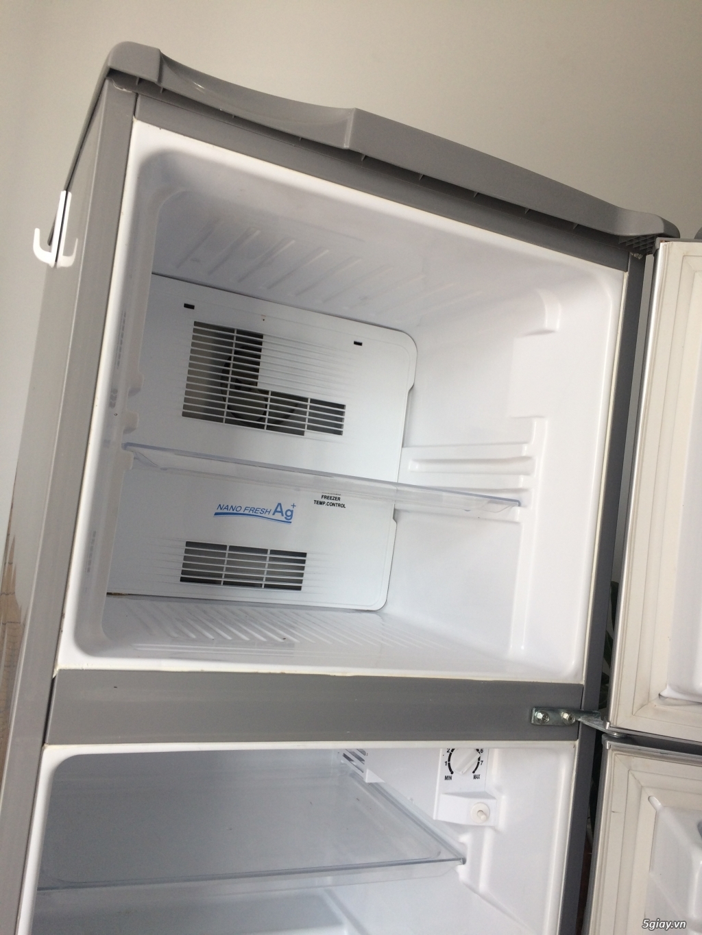 Hóc Môn nhà dư xài cần bán tủ lạnh 2 ngăn không đóng tuyết  125l 95% - 8