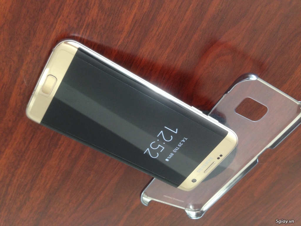 Samsung Galaxy S7 edge Gold Likenew - 2