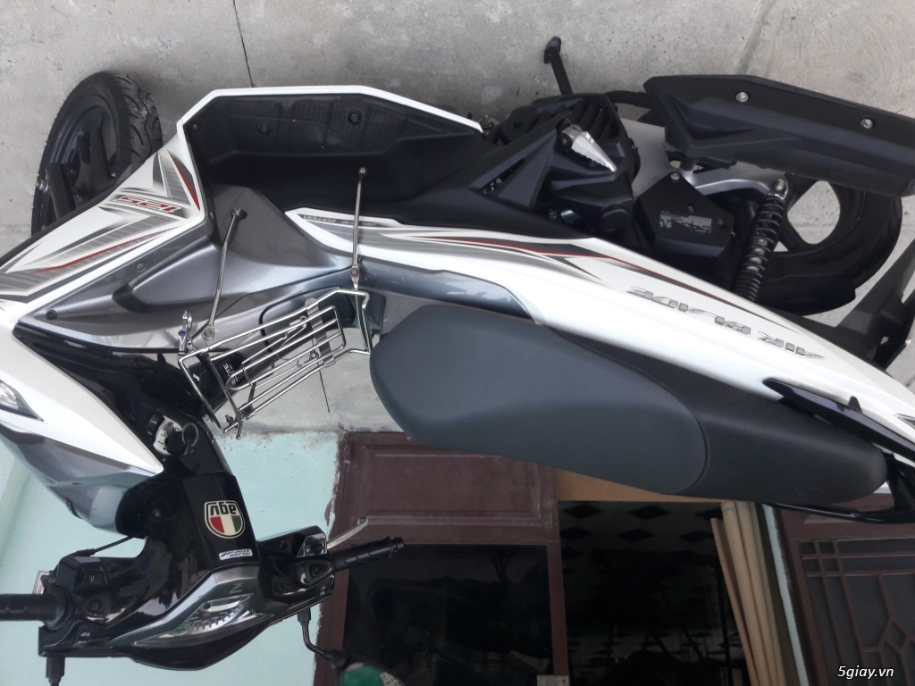 Cần bán 1 Honda Airblade Fi 125cc cuối 2014 màu trắng xám bản đặc biệt - 1