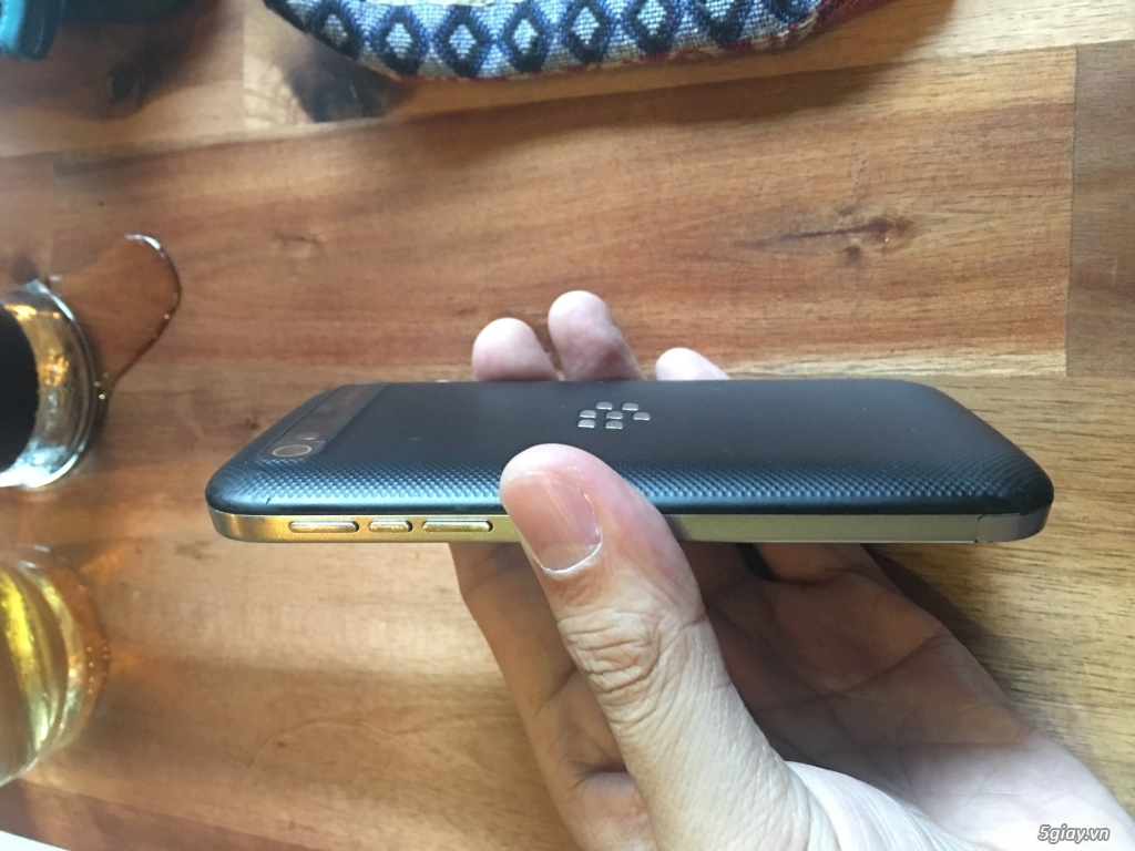 Blackberry Classic full zin bản có camera - 6