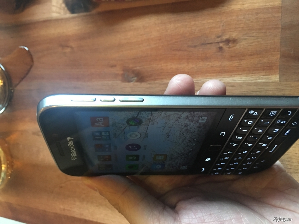 Blackberry Classic full zin bản có camera - 5