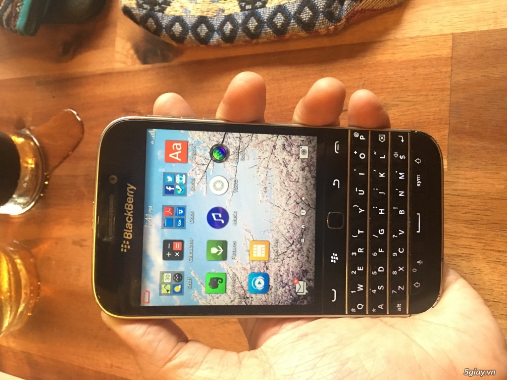 Blackberry Classic full zin bản có camera - 8