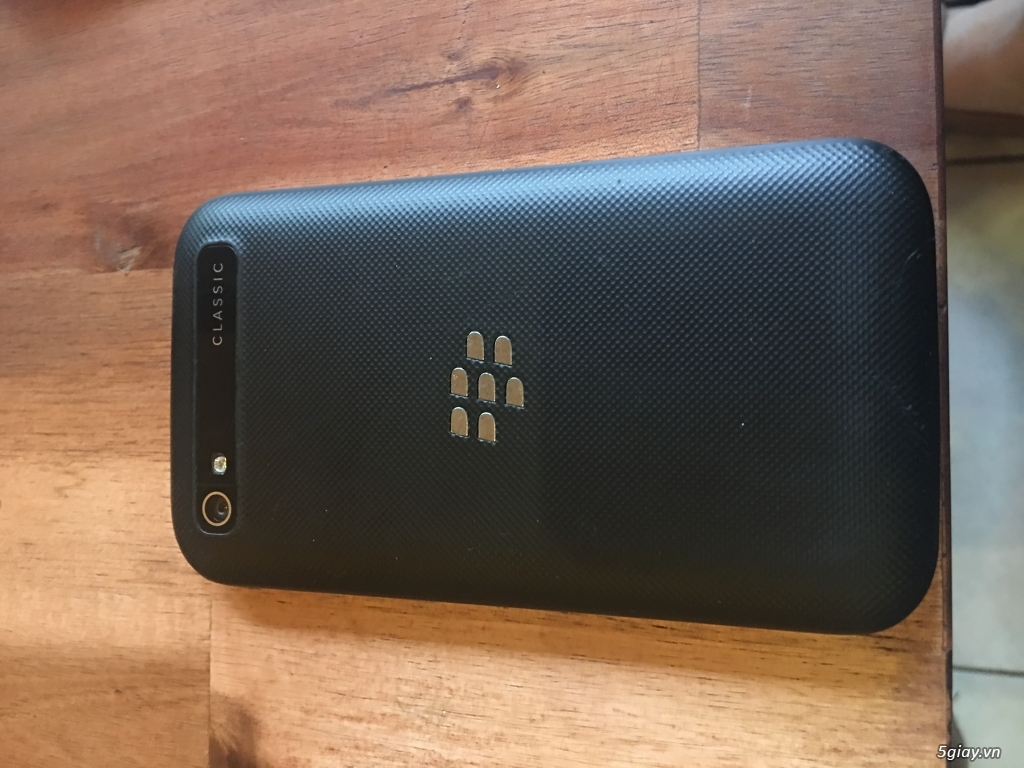 Blackberry Classic full zin bản có camera - 4