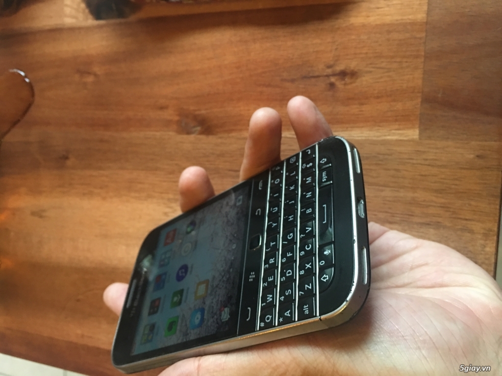 Blackberry Classic full zin bản có camera - 7